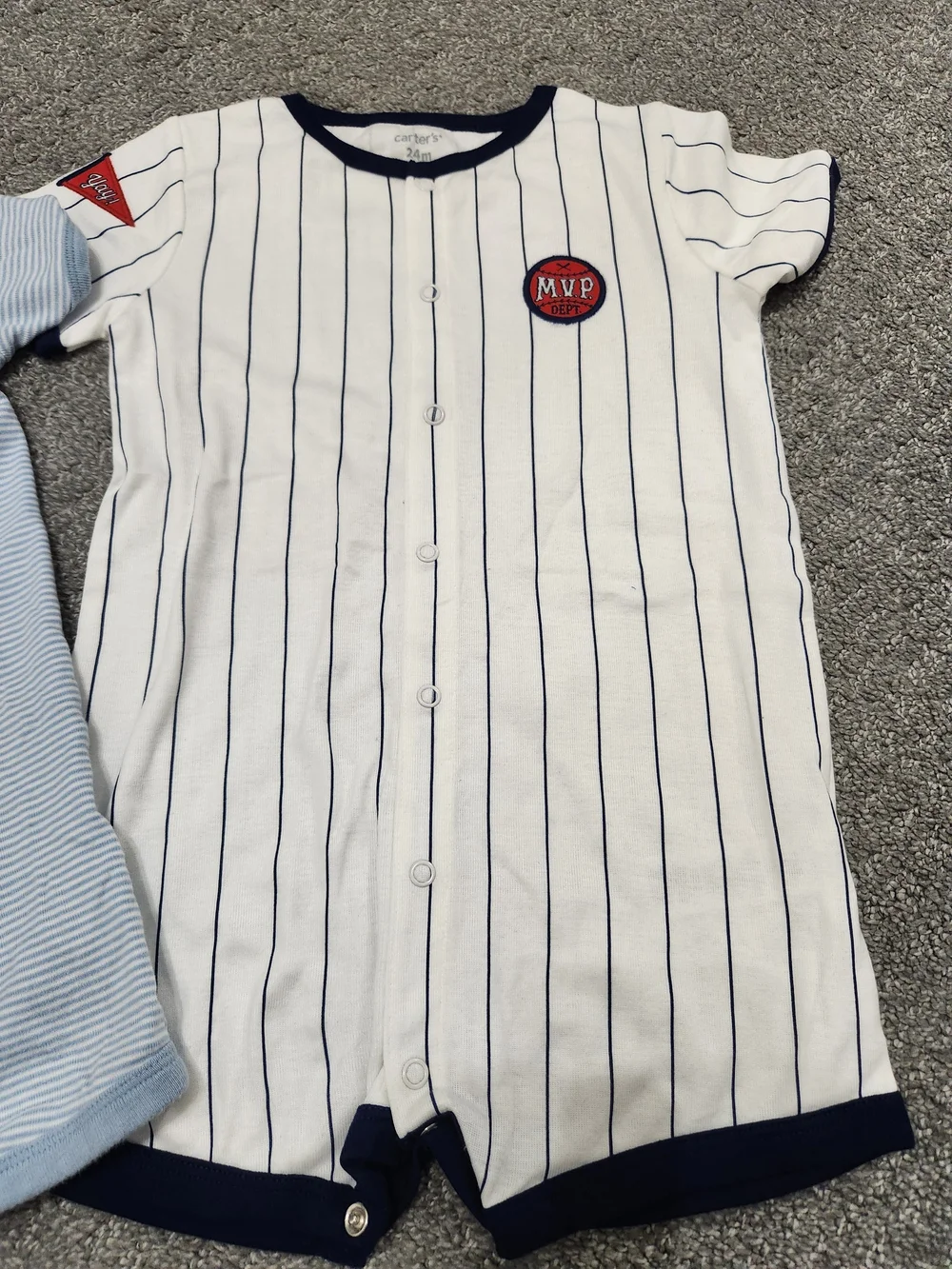 Carters tiny set